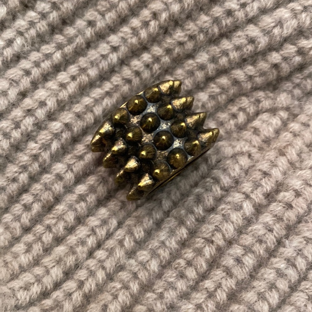 Vintage spikey ring